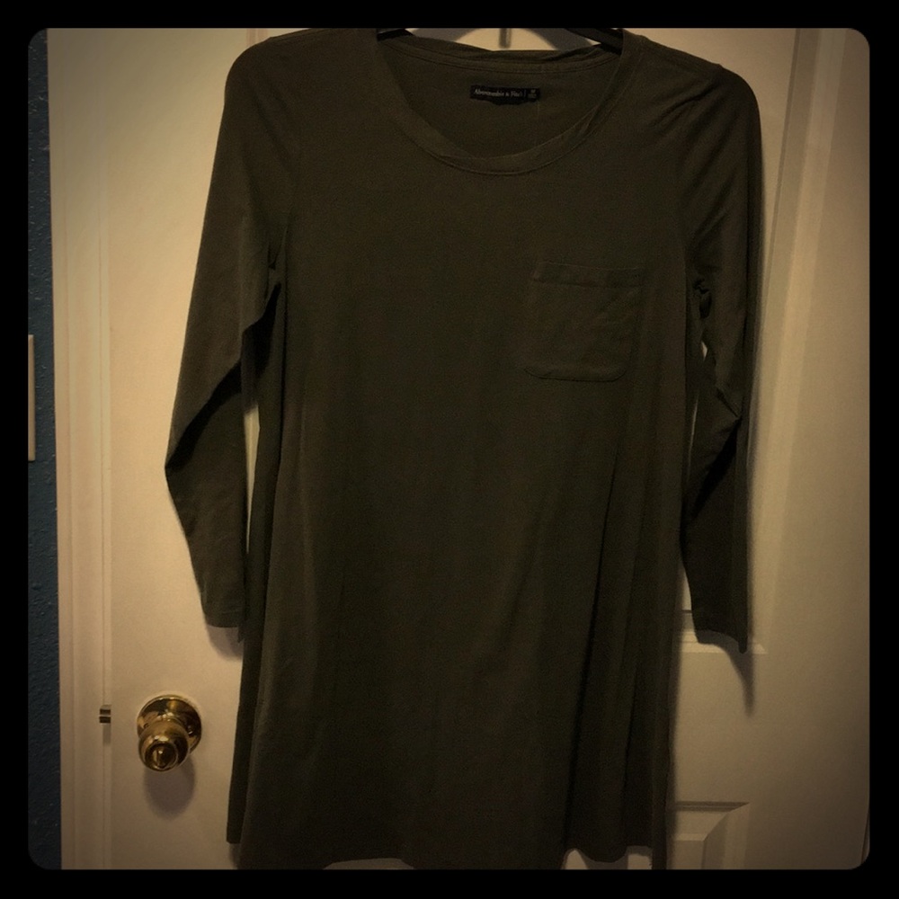Brand new long sleeve T-shirt dress with pocket